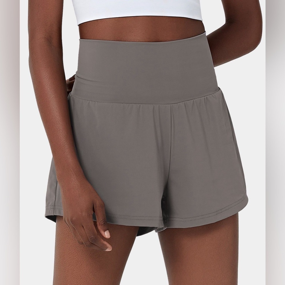 Halara Super High Waisted Back Pocket/Side Hidden Pocket 2-in-1 Yoga Shorts 2.5"